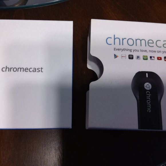 Google Chromecast (1st Generation) Streaming Media Player - Picture 5 of 5